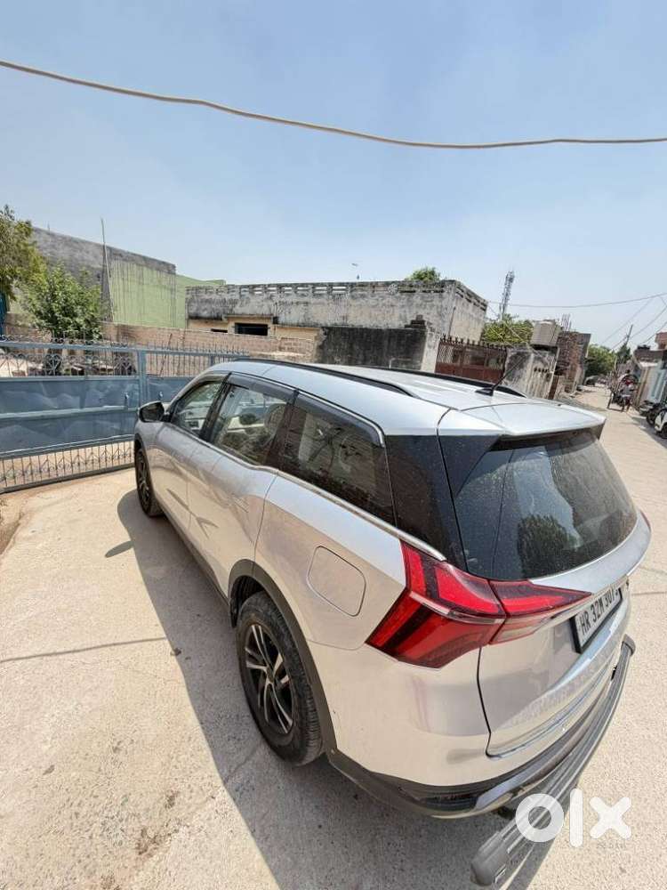 Mahindra Xuv700 2.0 Mx Petrol Mt 5 Str, 2022, Petrol