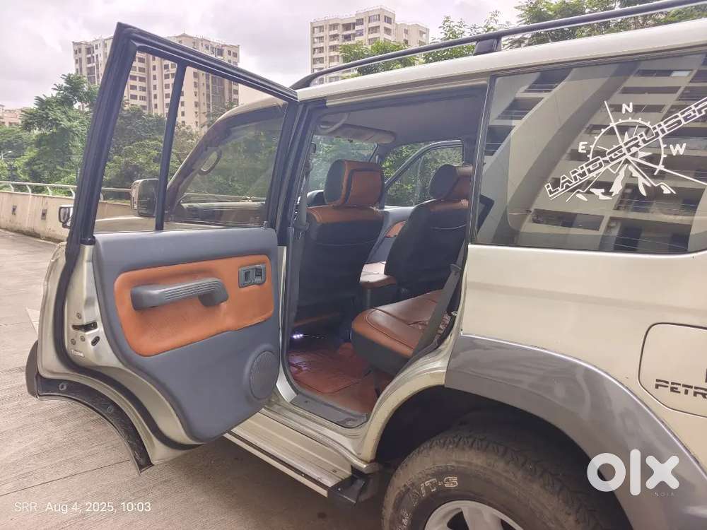 Toyota Land Cruiser Prado 2000 Petrol 85000 Km Driven