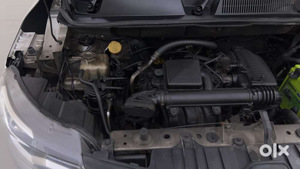 Renault Triber Rxz, 2022, Petrol