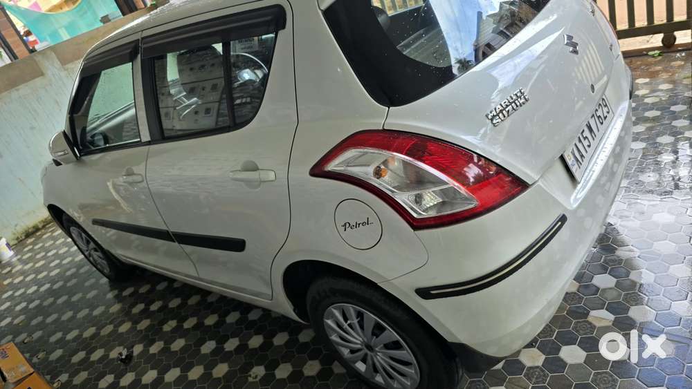 Maruti Suzuki Swift Vxi Abs Bsiv, 2015, Petrol