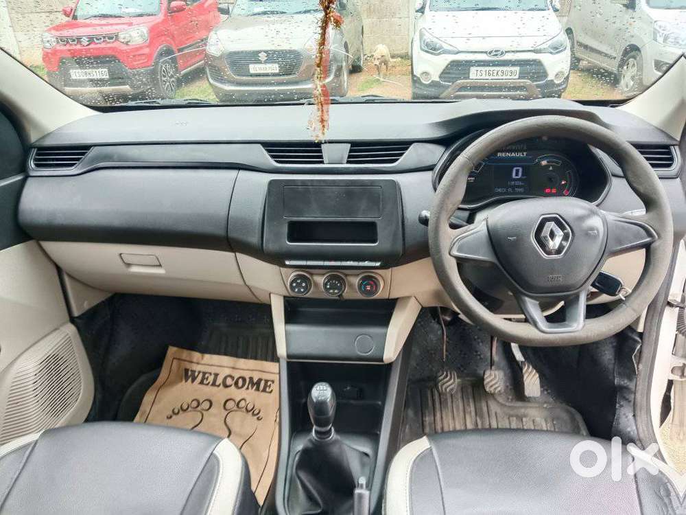 Renault Triber 1.0 Rxe, 2023, Petrol