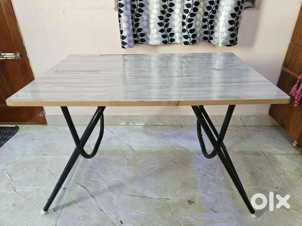Foldable Wooden Table