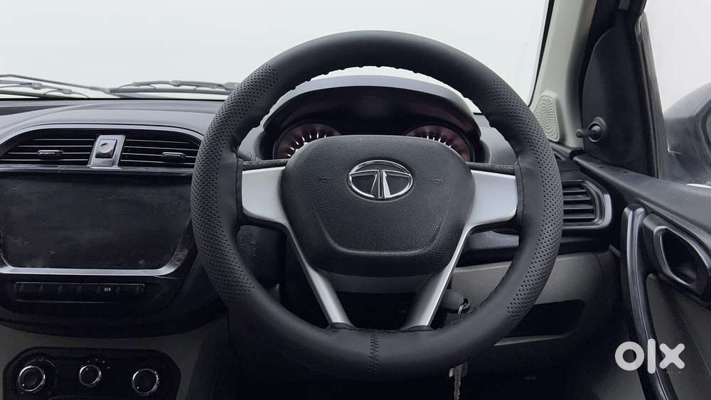 Tata Tiago Xe, 2016, Petrol