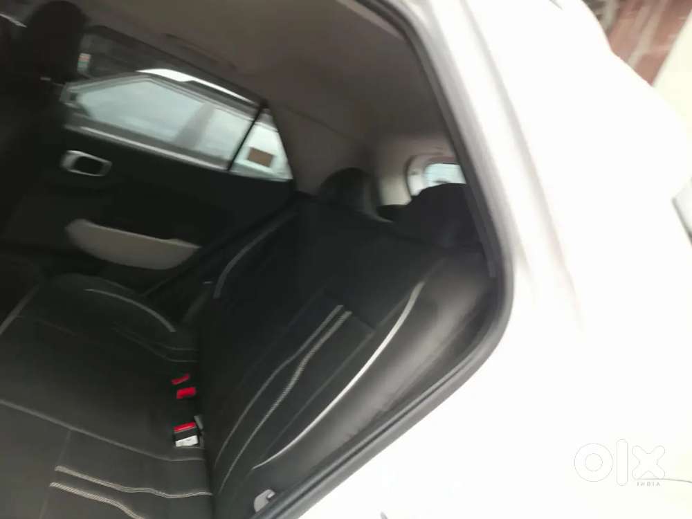 Hyundai Venue Petrol Manual 2025
