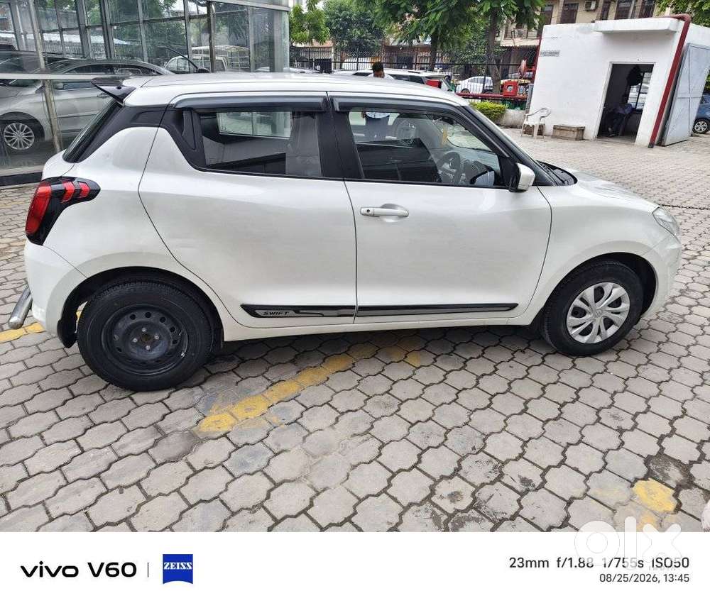 Maruti Suzuki Swift 1.2 Vxi (o), 2022, Petrol