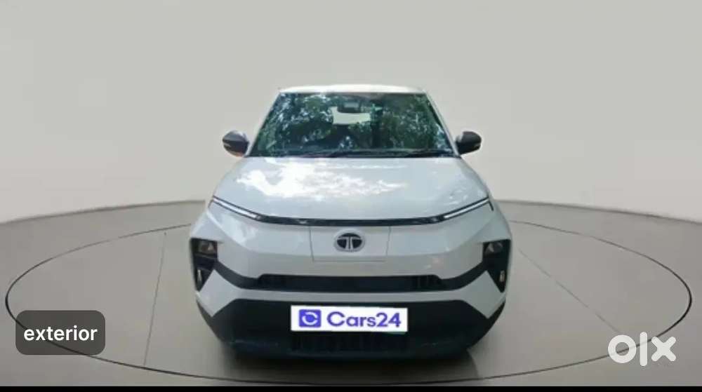 Showroom Cond. - Just 16k Km Driven - Automatic, 6 Airbags