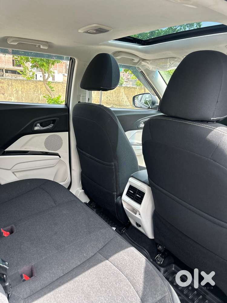 Mahindra Xuv 3xo Ax5 Pm At, 2024, Petrol