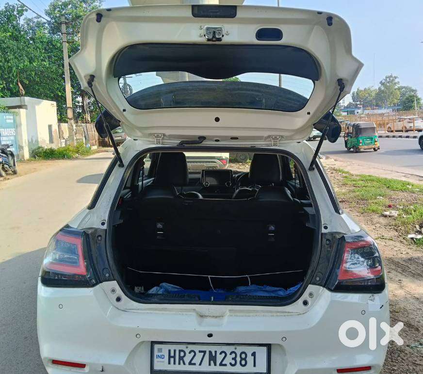 Maruti Suzuki Swift 1.2 Lxi (o), 2024, Petrol