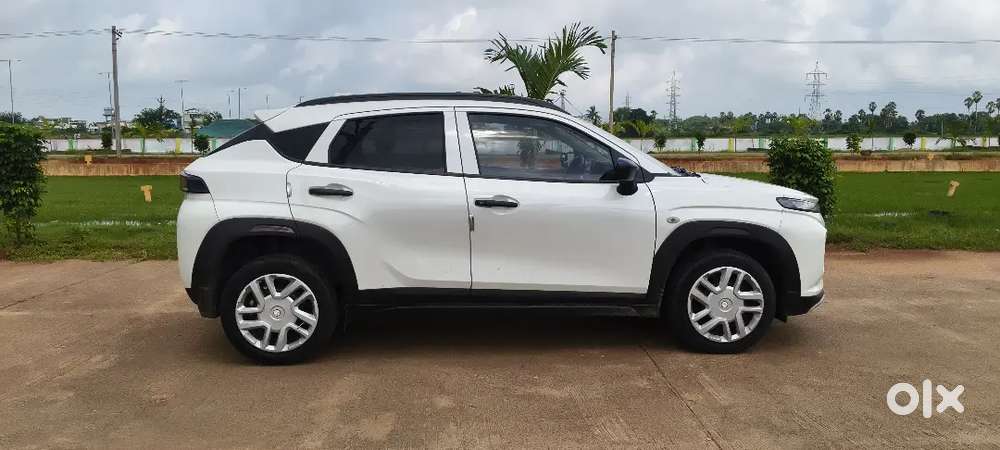 Maruti Suzuki Fronx Sigma Cng