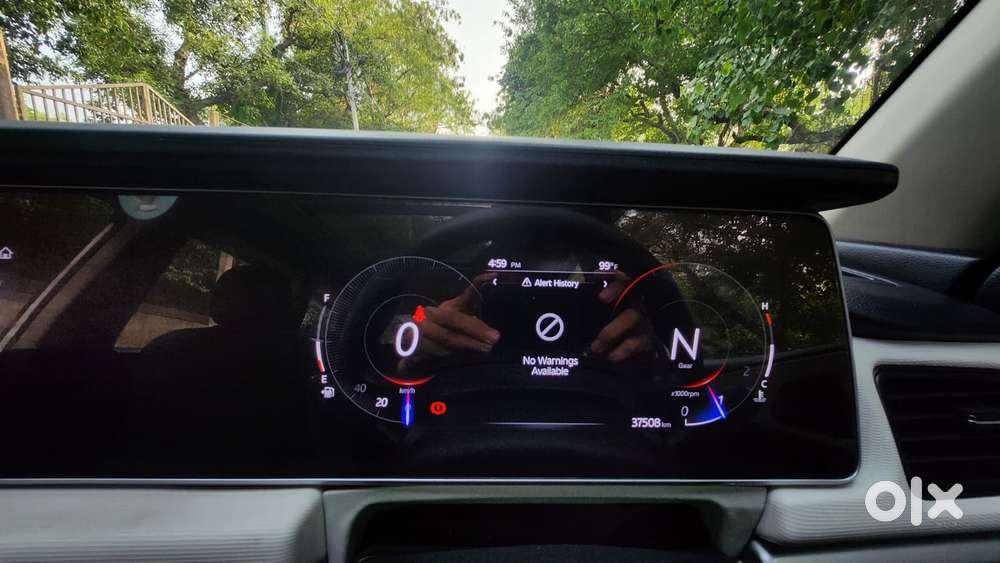 Mahindra Xuv700 2.0 Ax 5 Petrol Mt 7 Str, 2022, Petrol