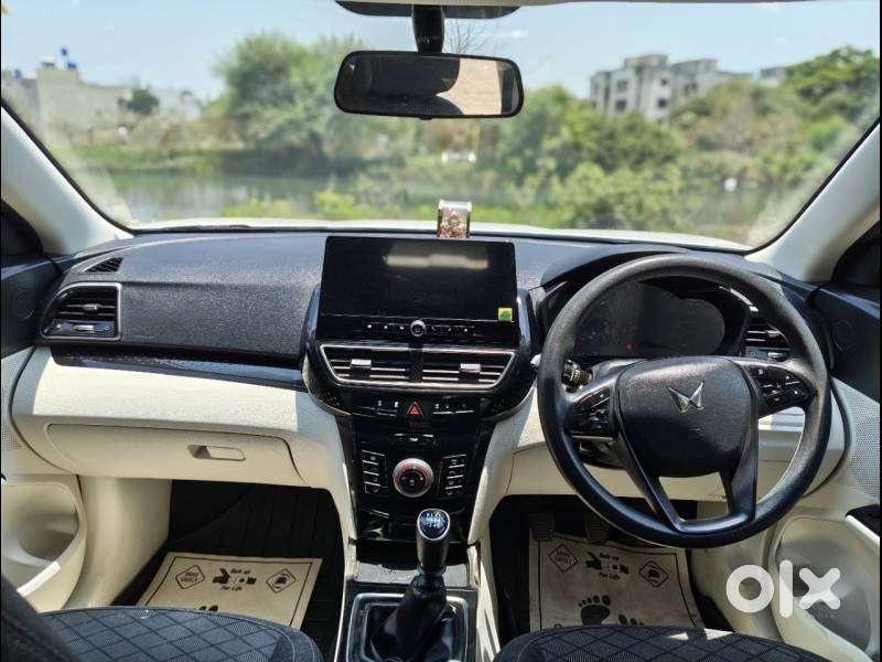 Mahindra Xuv 3xo Mx3, 2024, Petrol