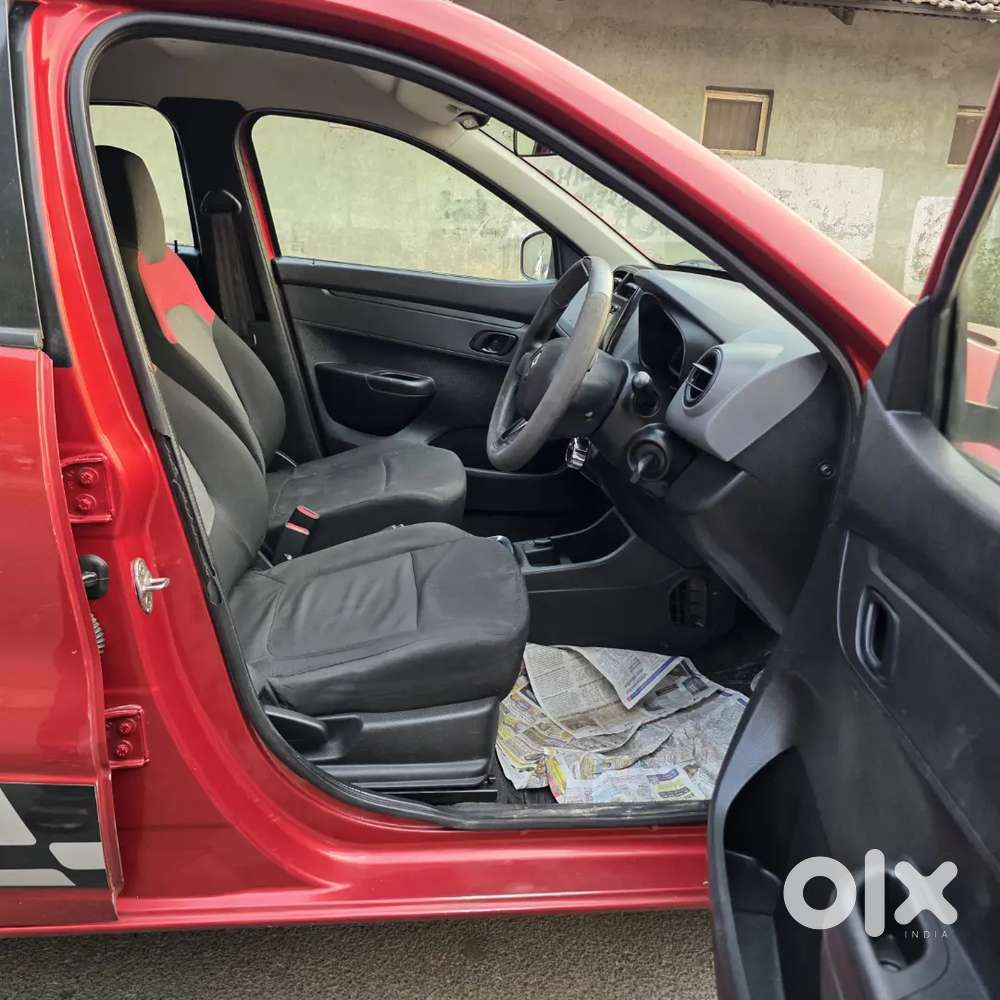 Renault Kwid Automatic 2018 Airbags Top Variant.