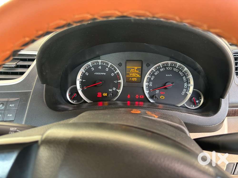 Maruti Suzuki Swift Dzire 2016 Petrol, Silky Silver Excellnt Condition