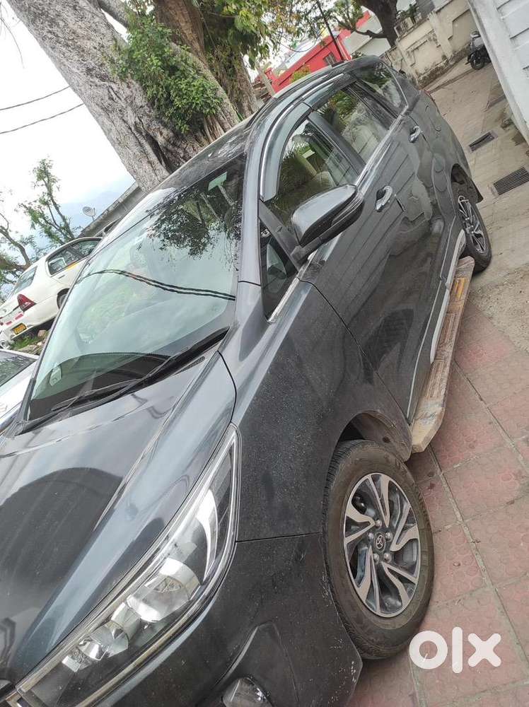 Toyota Innova Crysta 2021 Diesel 118000 Km Driven