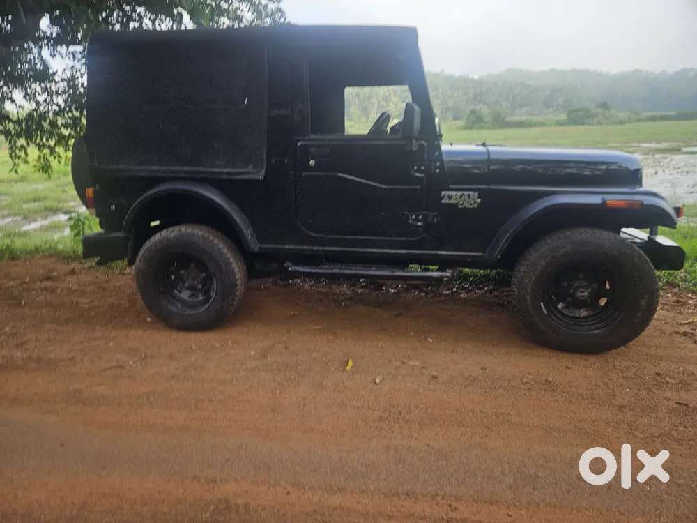 Mahindra Thar Crde 2016 With Costly Alloy And Tyre Worth 70k