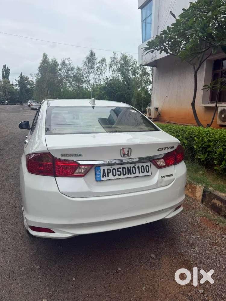 Honda City 1.5 V 2015 Mt Petrol