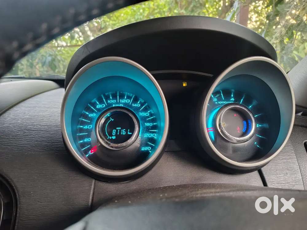 Mahindra Xuv500 W9 Diesel Nov 2017 Sunroof