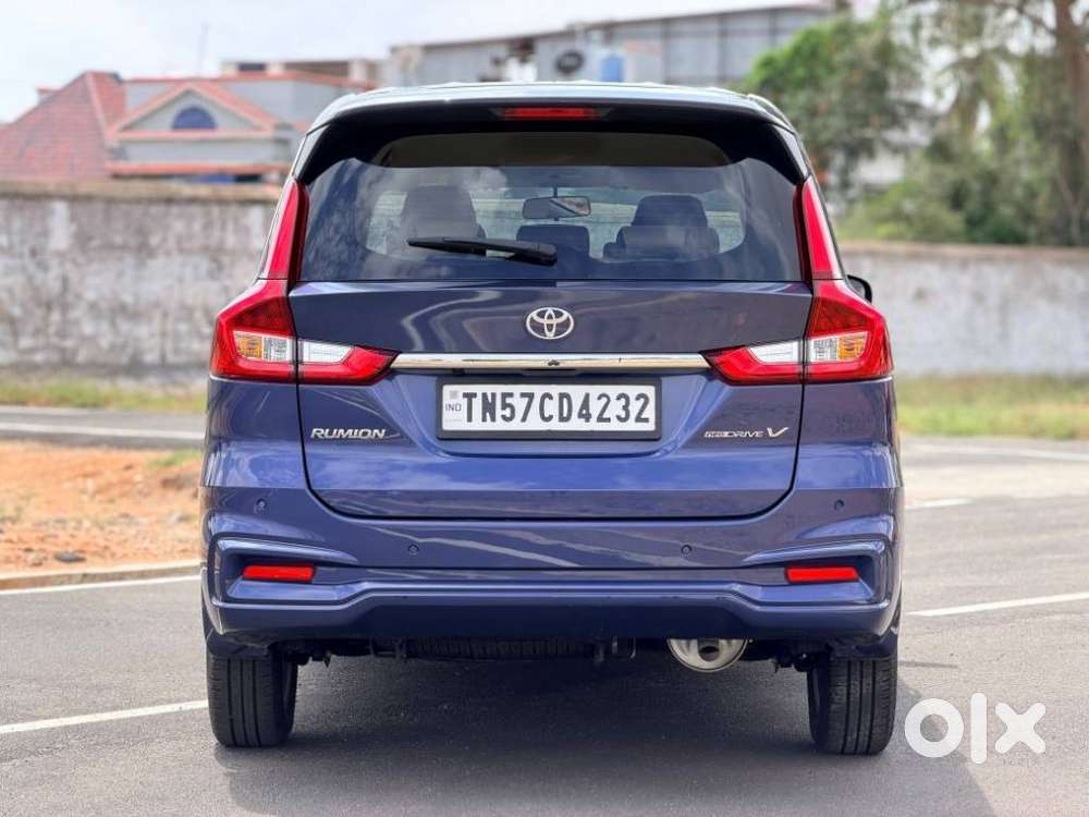 Toyota Rumion V Petrol Automatic Dual Tone, 2026, Petrol