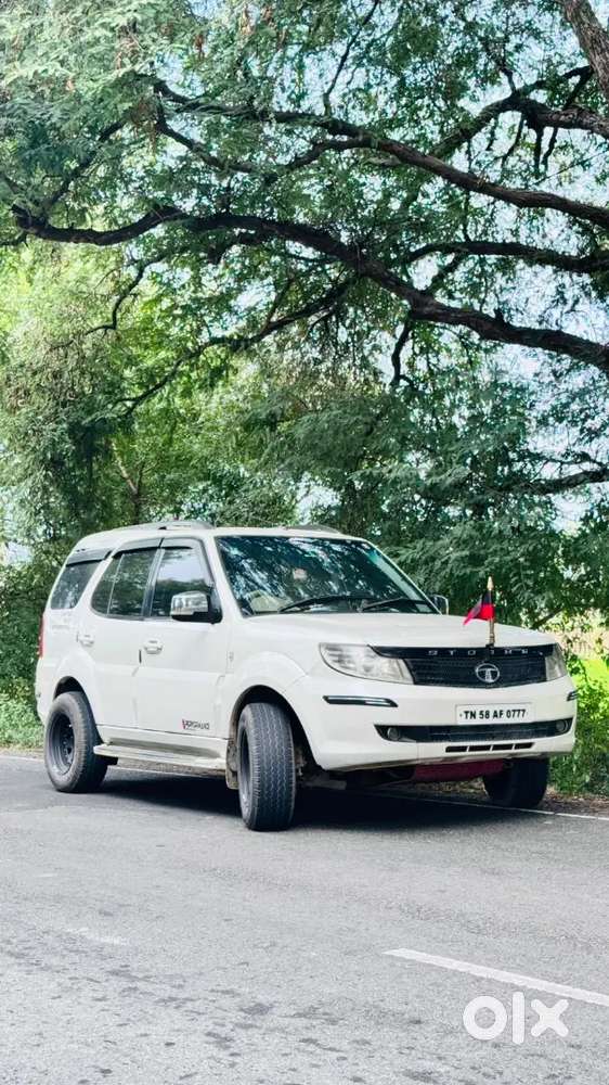 Tata Safari Storme 2014
