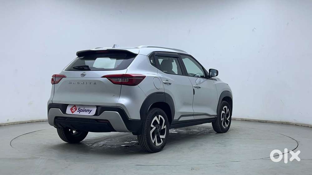 Nissan Magnite 1.0 Xv Executive, 2022, Petrol