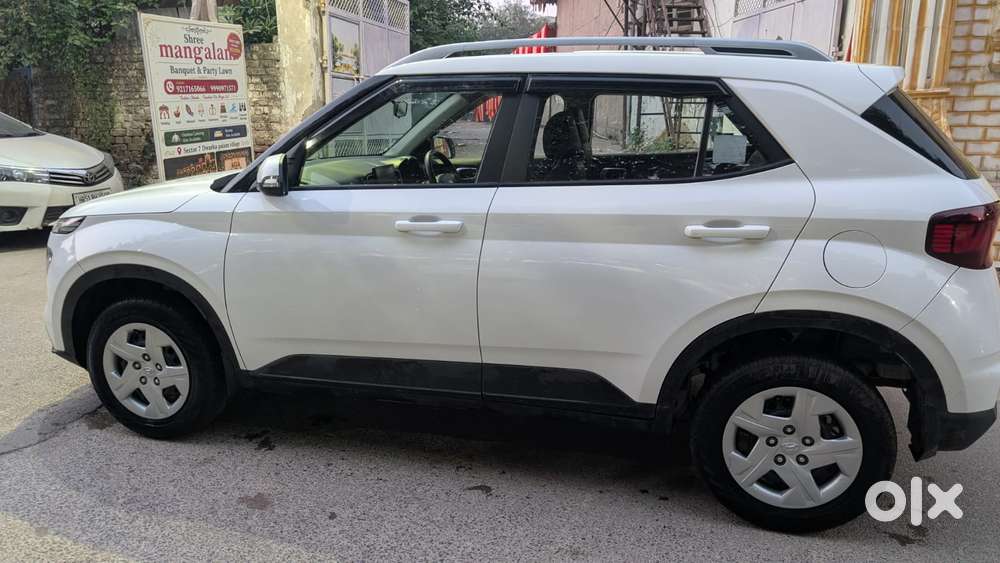 Hyundai Venue 1.2 S Plus, 2021, Petrol