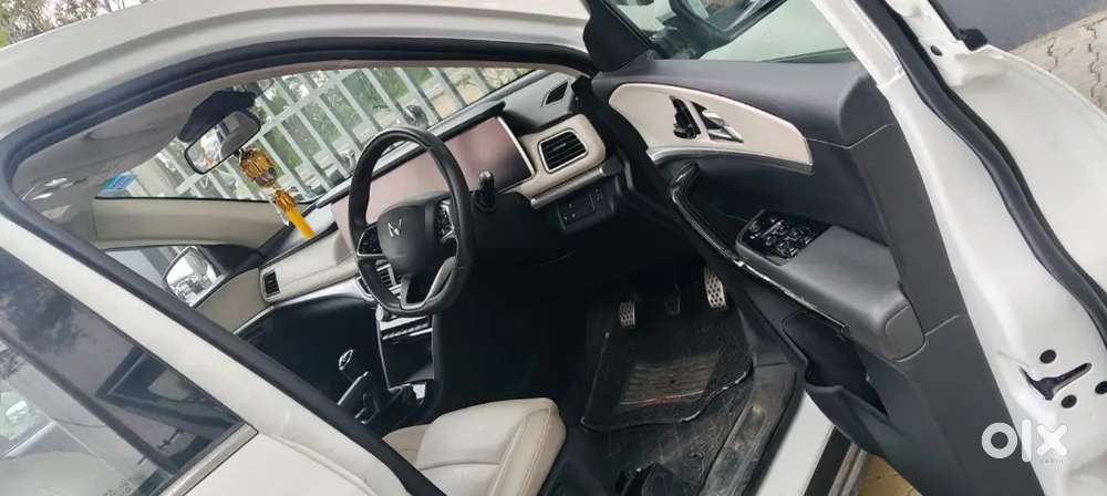 Mahindra Xuv700 2.0 Petrol 2021