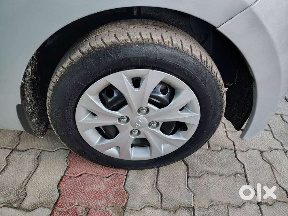Hyundai Grand I10 Sportz, 2016, Petrol