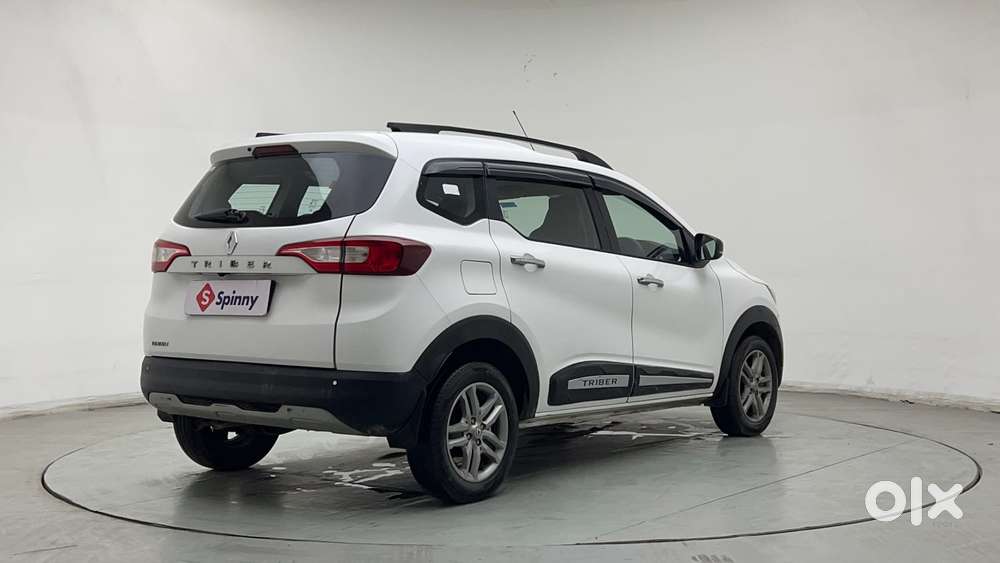 Renault Triber Rxz, 2023, Petrol