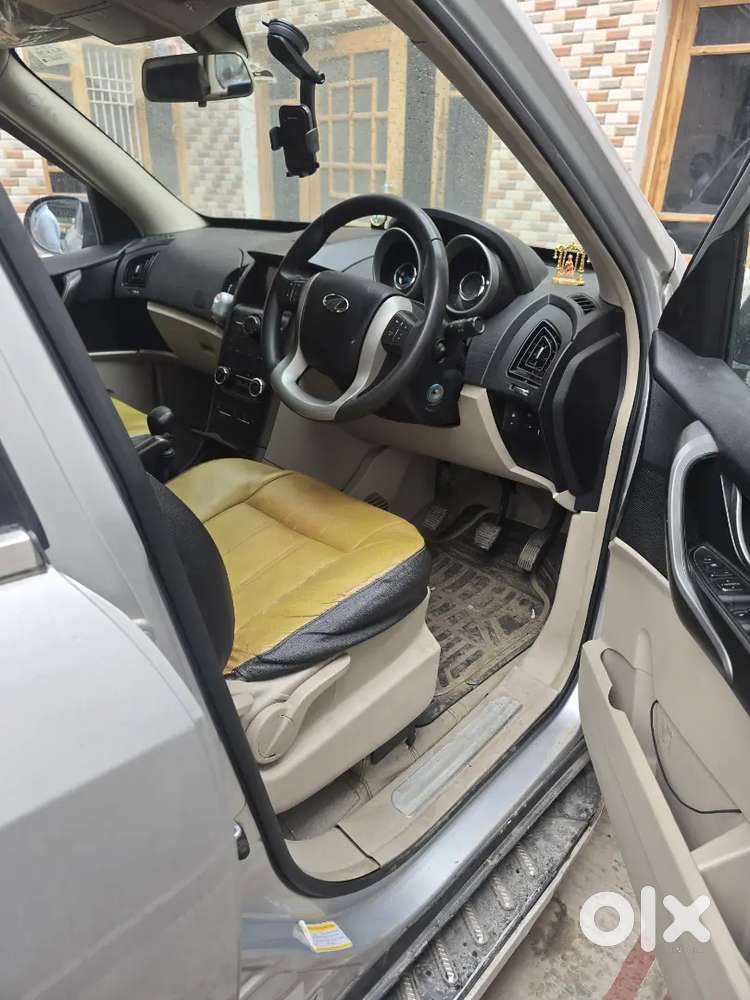 Mahindra Xuv500 2017 Diesel 42000 Km Driven