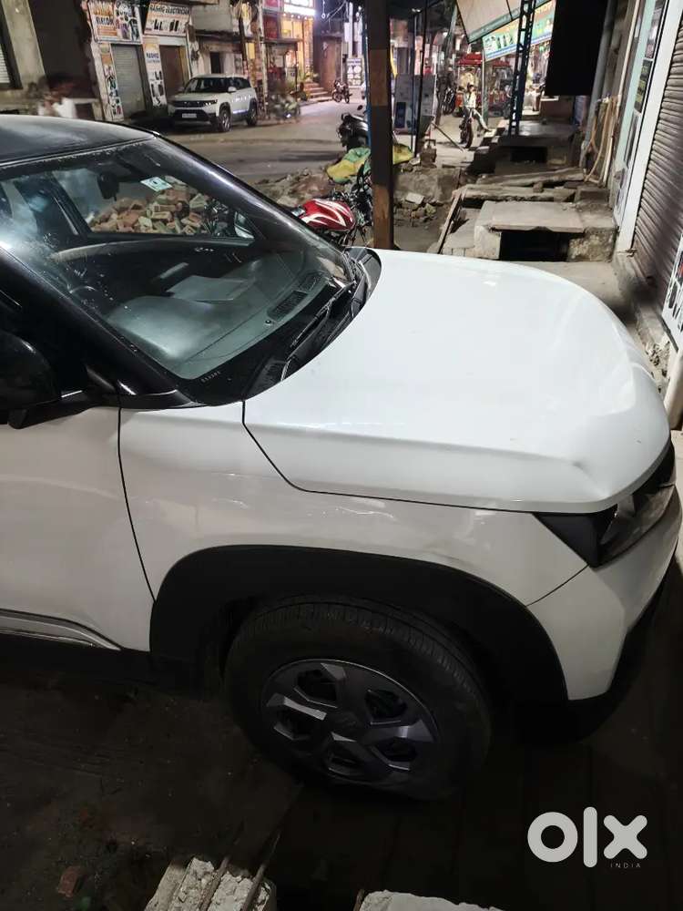 Maruti Brezza 1.5 Vxi 2025