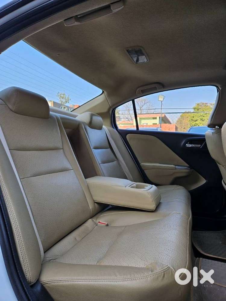 Bmw 5 Series 3.0 525i Sedan, 2010, Petrol