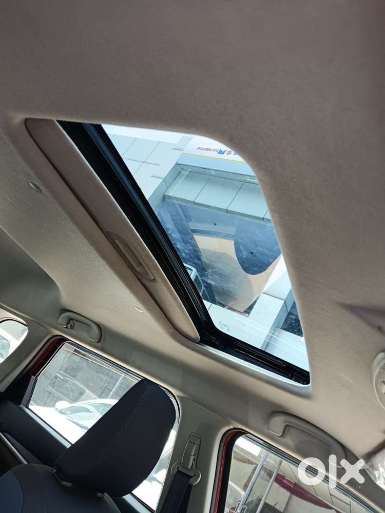 Maruti Suzuki Vitara Brezza Zxi + Mt Dual Tone, 2022, Petrol