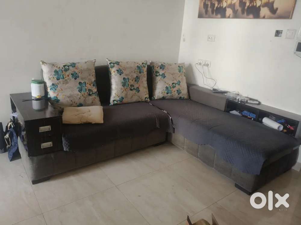 5 seater L shaped sofa