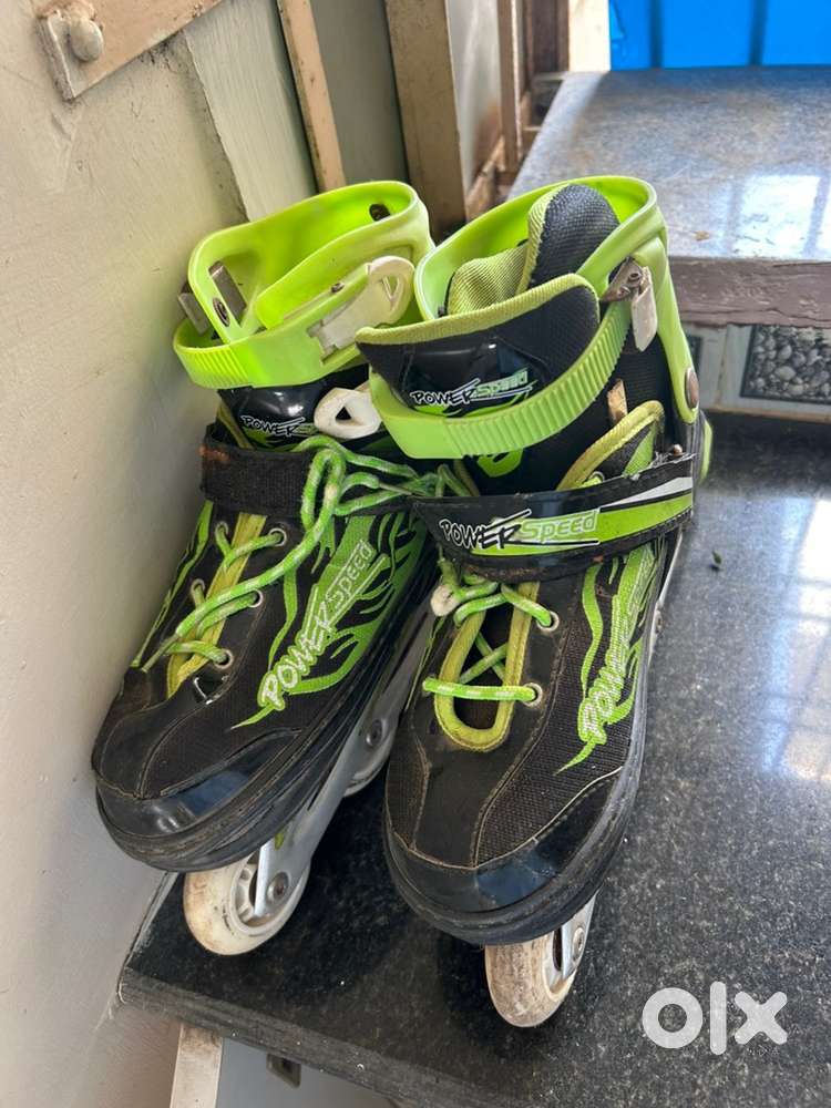 Skating shoes