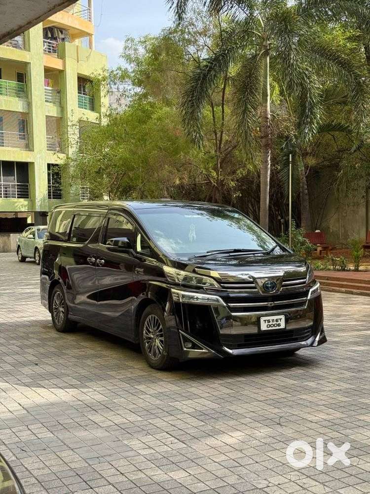 Toyota Vellfire 2.5 Executive Lounge, 2020, Petrol