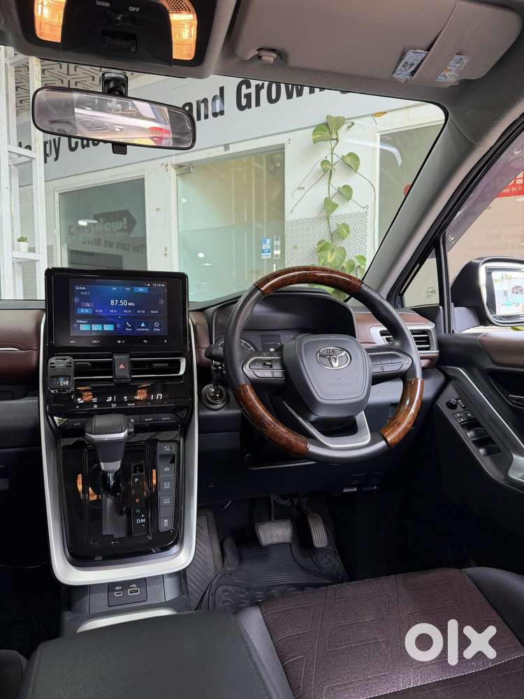 Toyota Innova Hycross 2.0 Gx 8 Str, 2024, Petrol