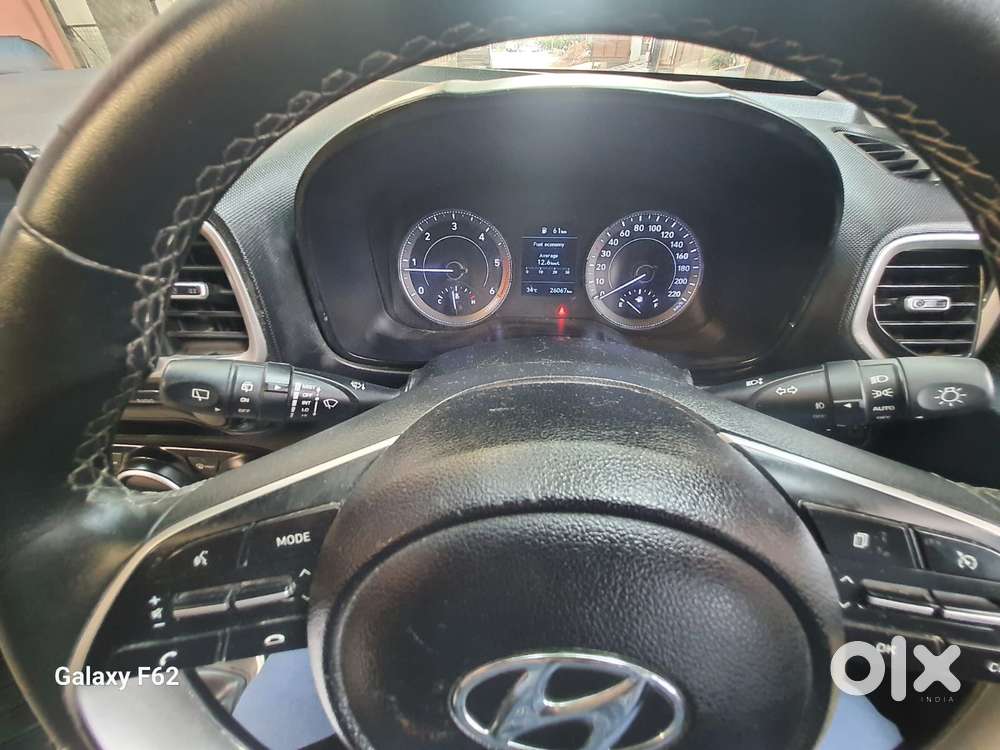 Hyundai Venue Sx (o) Mt 1.5 Diesel Dual Tone, 2021, Diesel