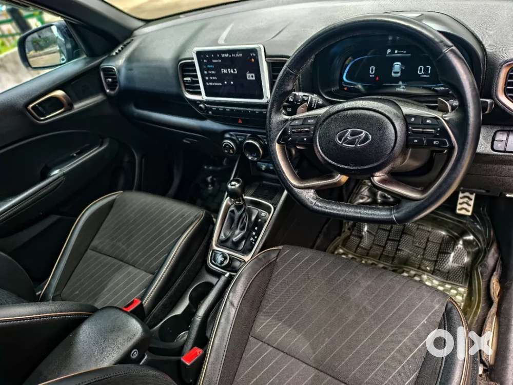 Hyundai Venue Sx(o) 1.0 Turbo Dct Knight Edition, 2023, Petrol