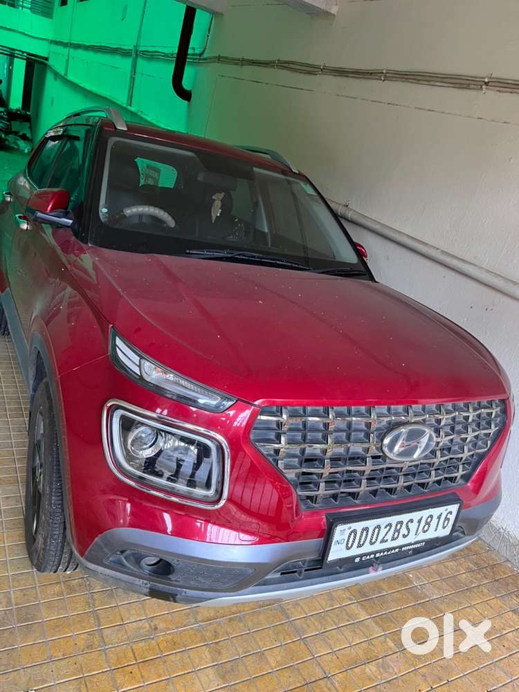 Hyundai Venue 2021 Petrol Well Maintained