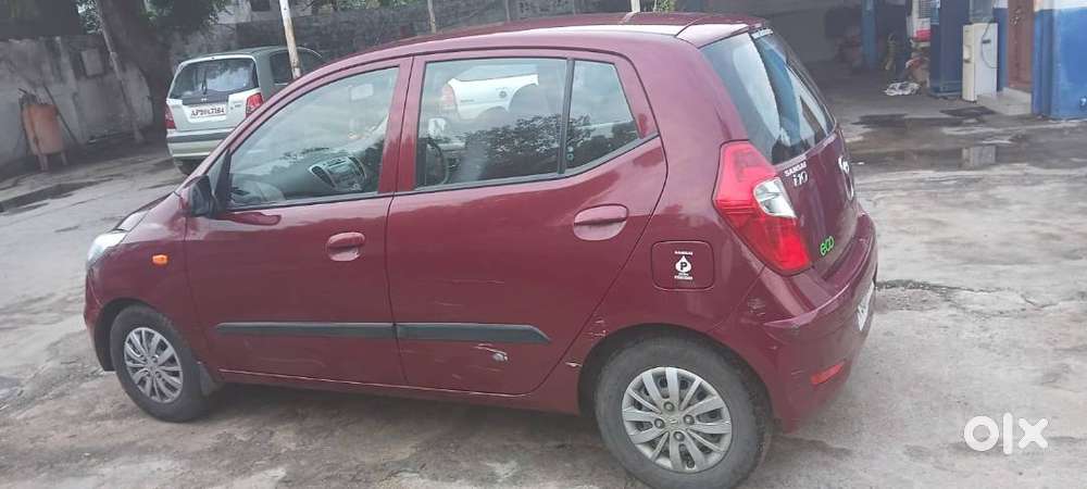 Hyundai Grand I10 2015 Bluedrive Sportz Bsiv Color: Winered.