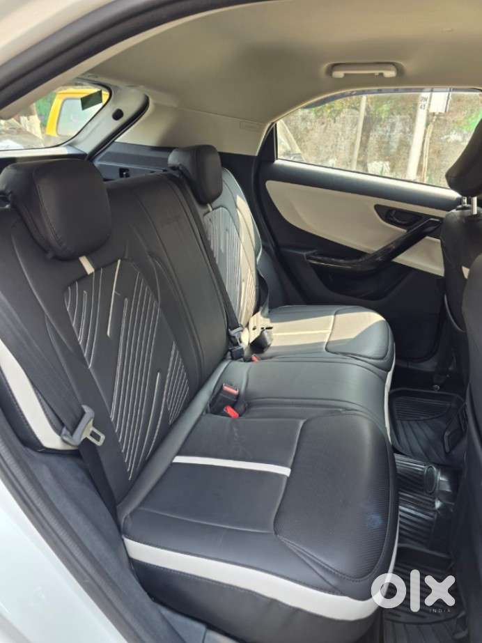 Tata Nexon Pure 1.2 Revotron Petrol 6 Mt, 2025, Cng & Hybrids