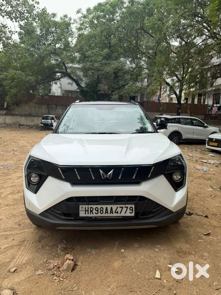 Mahindra Xuv300 Ax7 At Petrol 2026