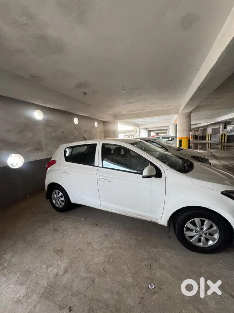 Hyundai I20 2013 Diesel 100000 Km Driven