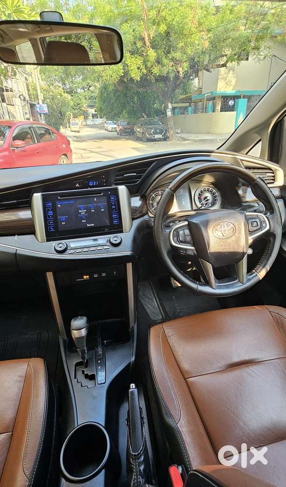 Toyota Innova Crysta 2.8z Automatic, 2016, Diesel