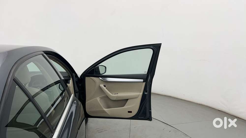 Skoda Octavia 1.8 Tsi Style At, 2017, Petrol