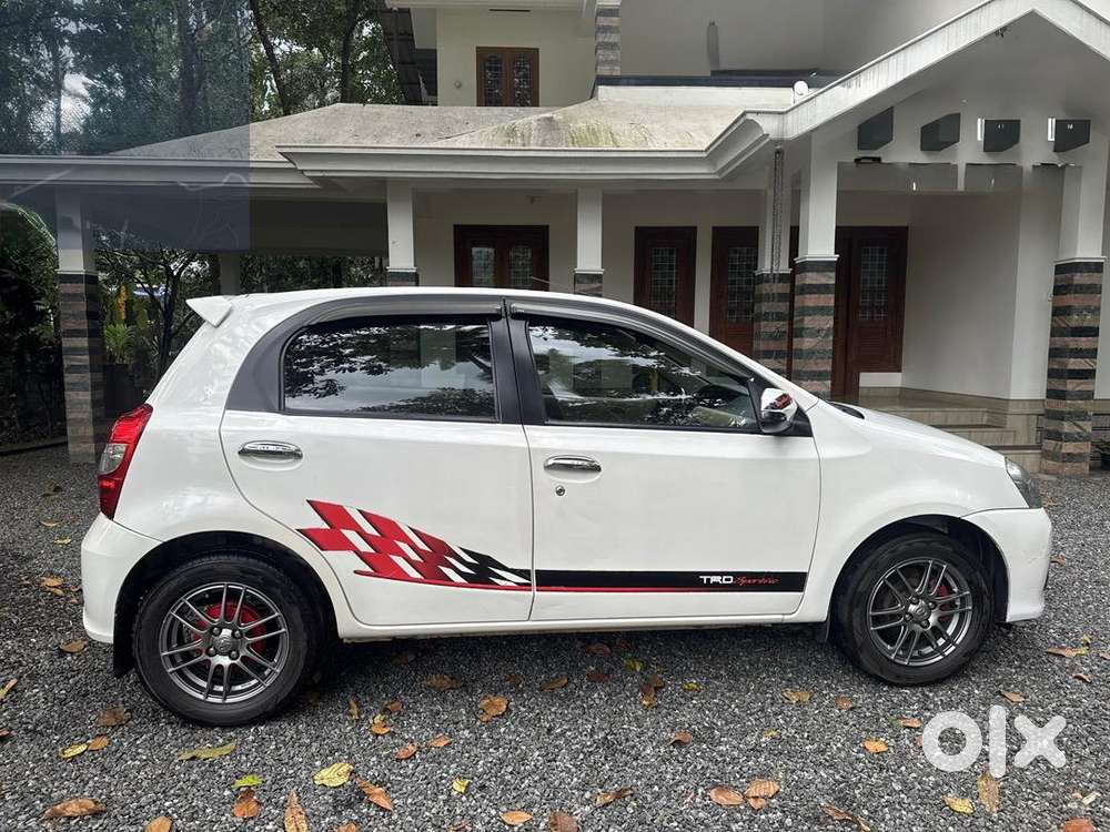 Toyota Etios Liva 2016 Petrol Well Maintained