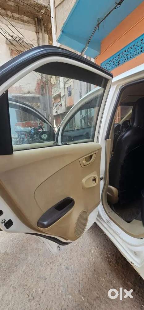 Honda Brio Welcondition Charon Power Window Power Steering Chilled