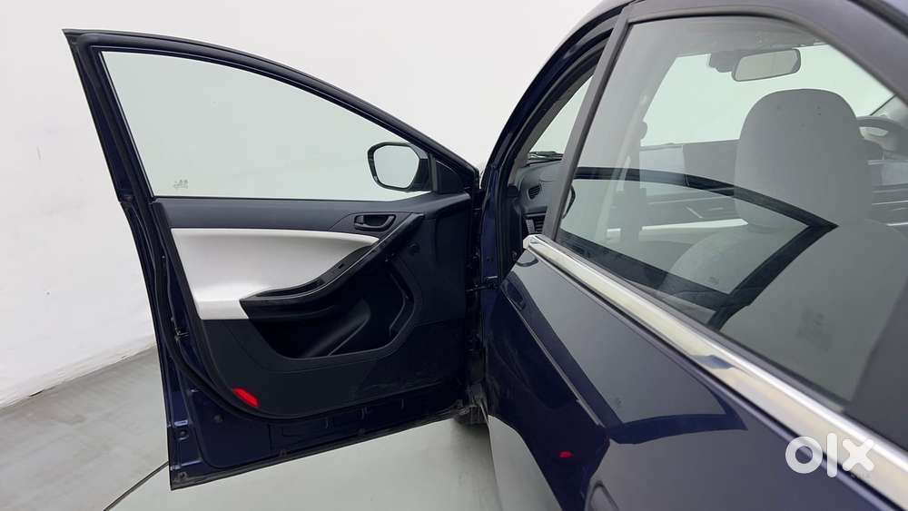 Tata Curvv Pure Plus S 1.2 Revotron Petrol 7dca, 2025, Petrol