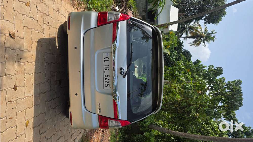 2013 Toyota Innova 2.5 Gx (v-variant Upgrades)  Very Low Kilometer