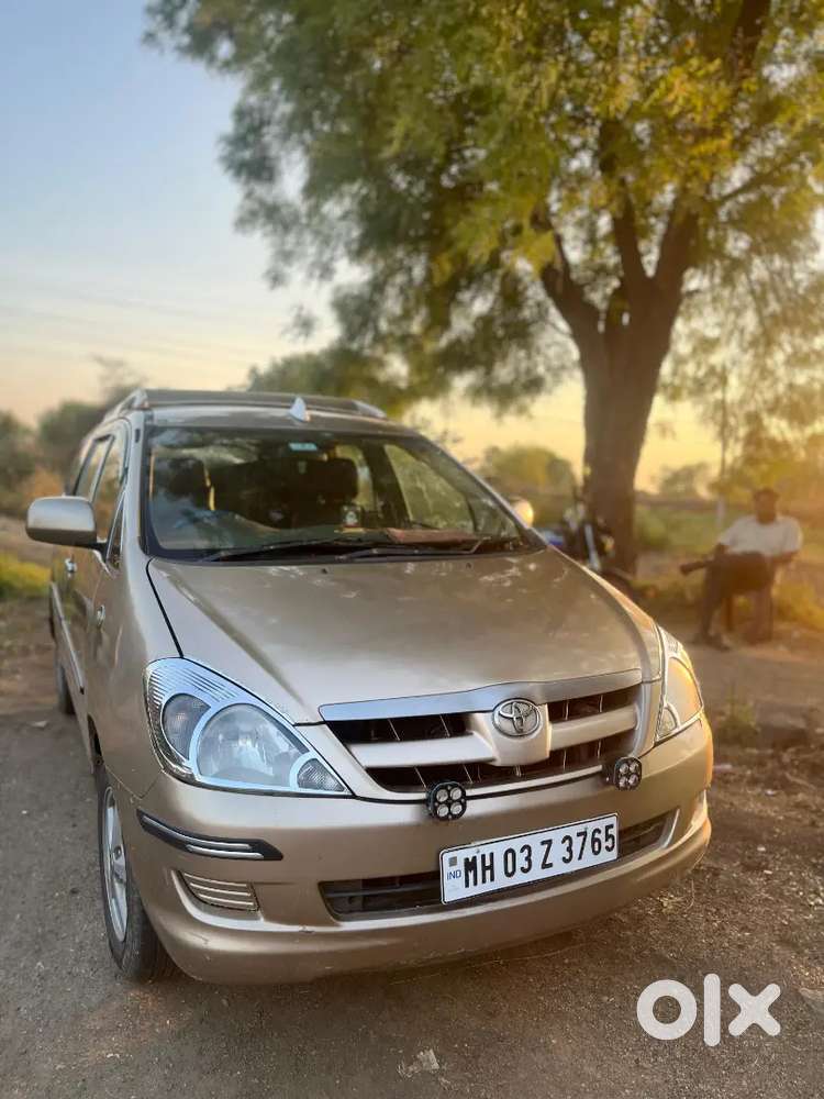 Toyota Innova 2005 Cng & Hybrids 25960 Km Driven